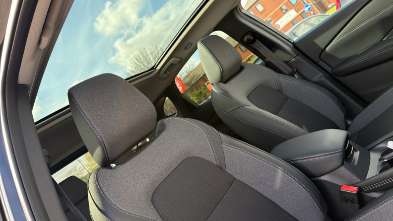 Nissan Qashqai 1.3 DiG-T MH N-Connecta 5dr Petrol Hatchback